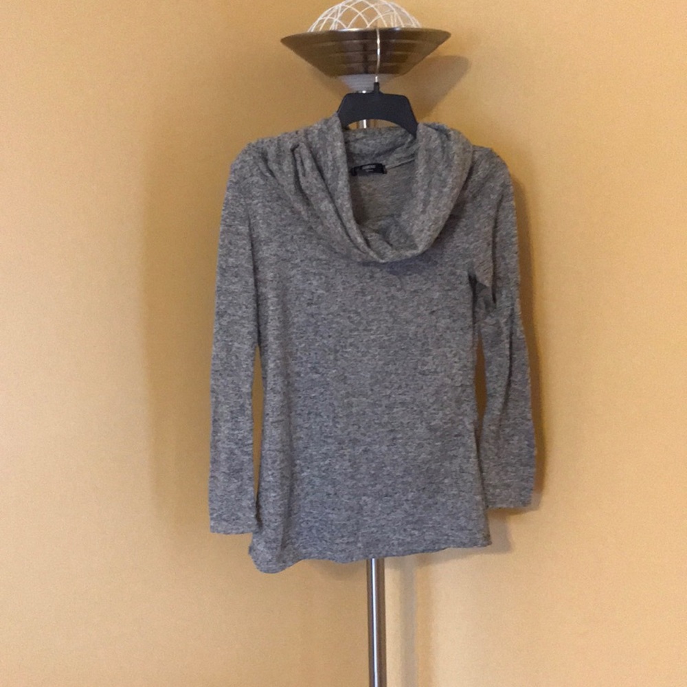 Beige and black Sweater/sweatshirt